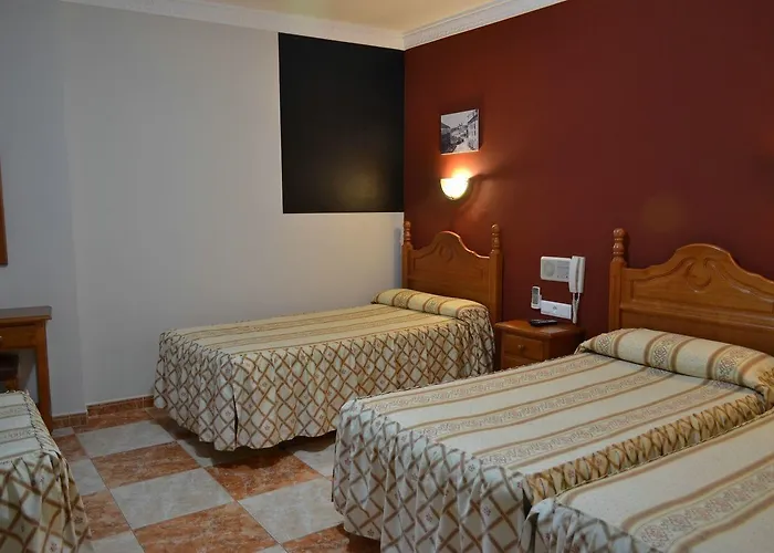 Hotel Virgen De Reyes