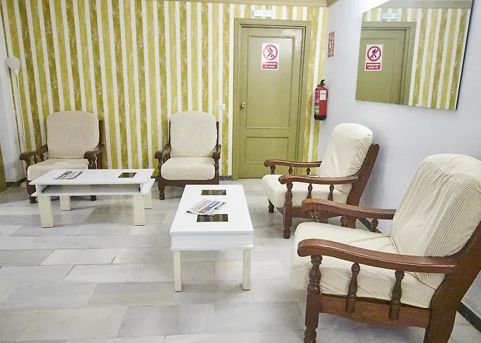 Hotel Virgen De Reyes