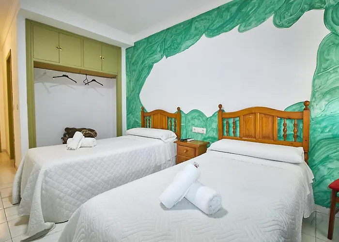 Hotel Virgen De Reyes