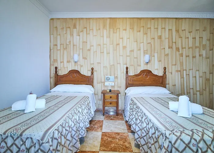 Hotel Virgen De Reyes 2*