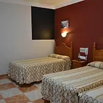 Hotel Virgen De Reyes