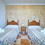 Hotel Virgen De Reyes 2*