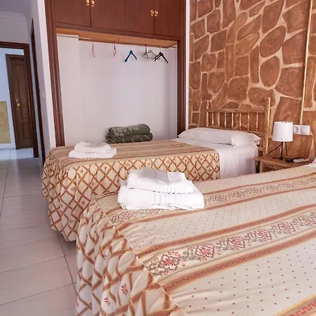 Otel Virgen De Reyes 2*