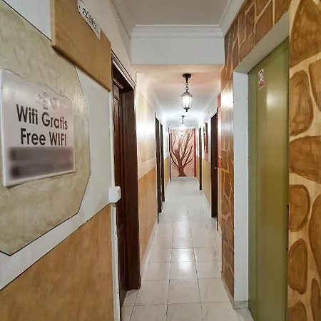 Virgen De Reyes Otel