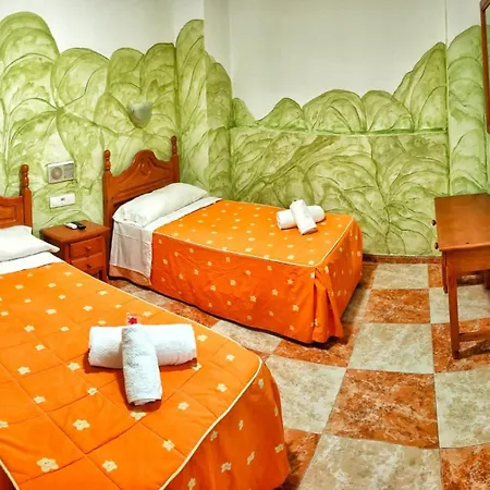 Virgen De Reyes Otel 2*