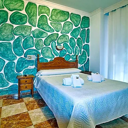 Otel Virgen De Reyes 2*