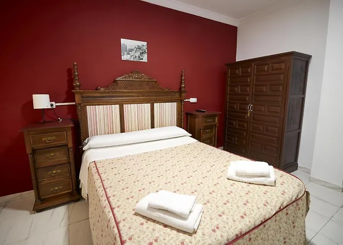 圣女德洛斯雷耶斯酒店 2*