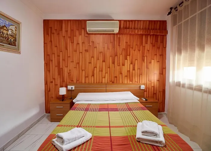 圣女德洛斯雷耶斯酒店 酒店 2*