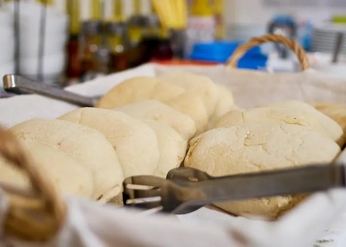 圣女德洛斯雷耶斯酒店 酒店 2*