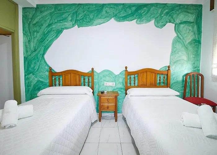 Hotel Virgen De Reyes 2*