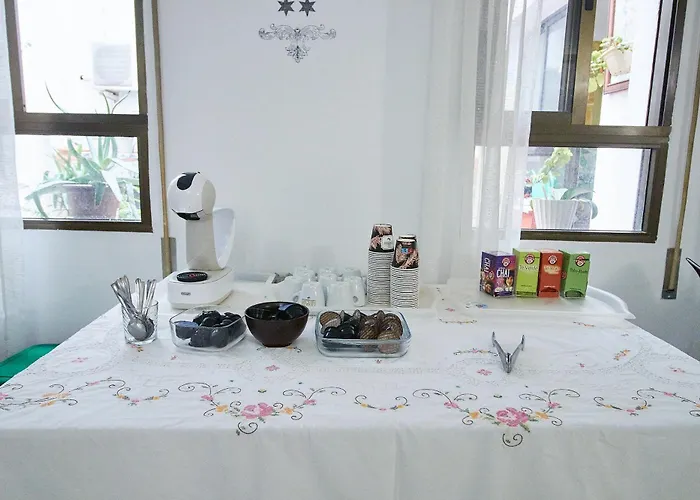 圣女德洛斯雷耶斯酒店 2*