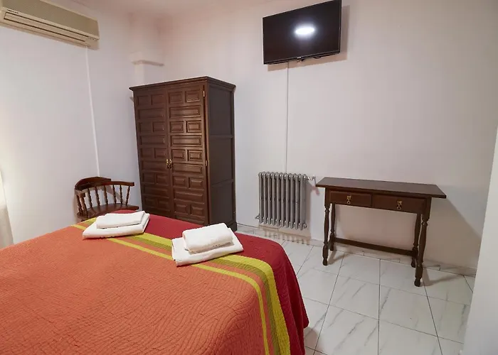 비르겐 드 레예스 2*