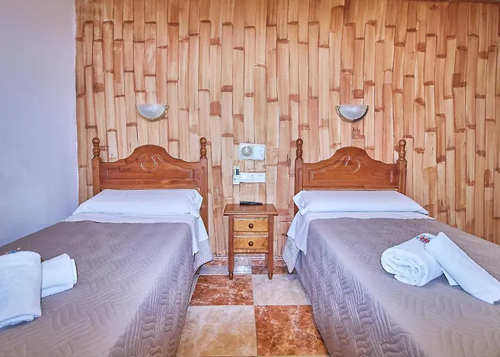 비르겐 드 레예스 2* 론다